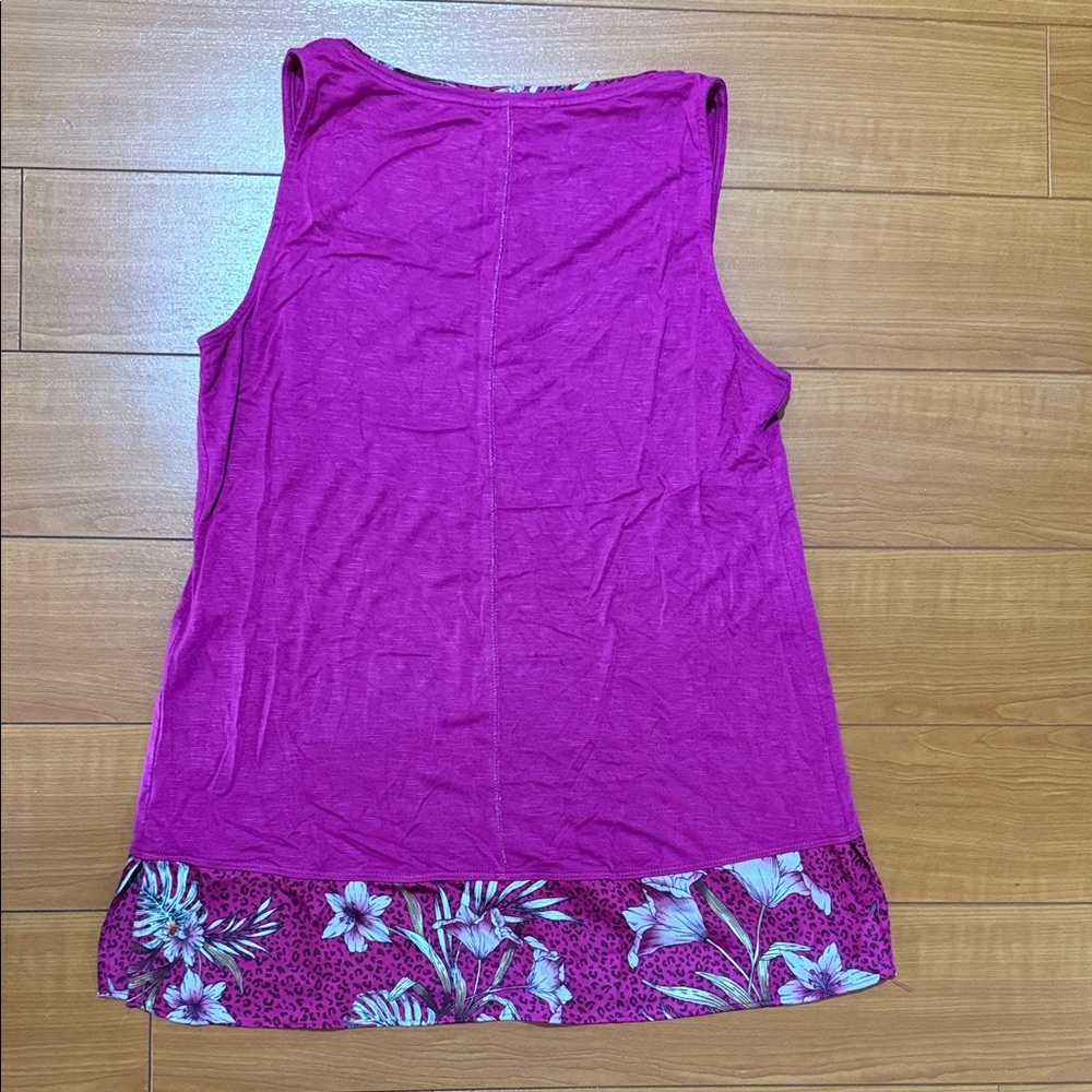 White House Black Market Fuchsia Floral Tank Top - Picture 4 of 7
